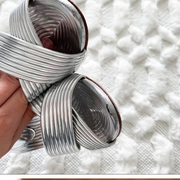 SCHUTZ Emma Dale Criss-Cross Quilted Slide Sandals in Prata Silver - Picture 4 of 5